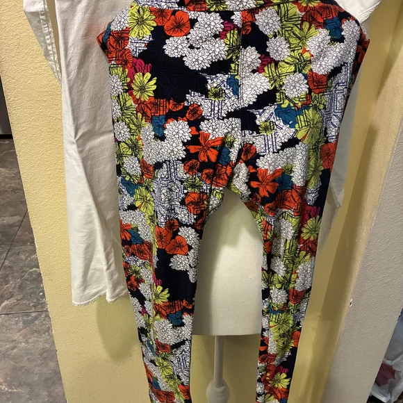 LuLaRoe Multicolor Floral Leggings - Picture 1 of 4